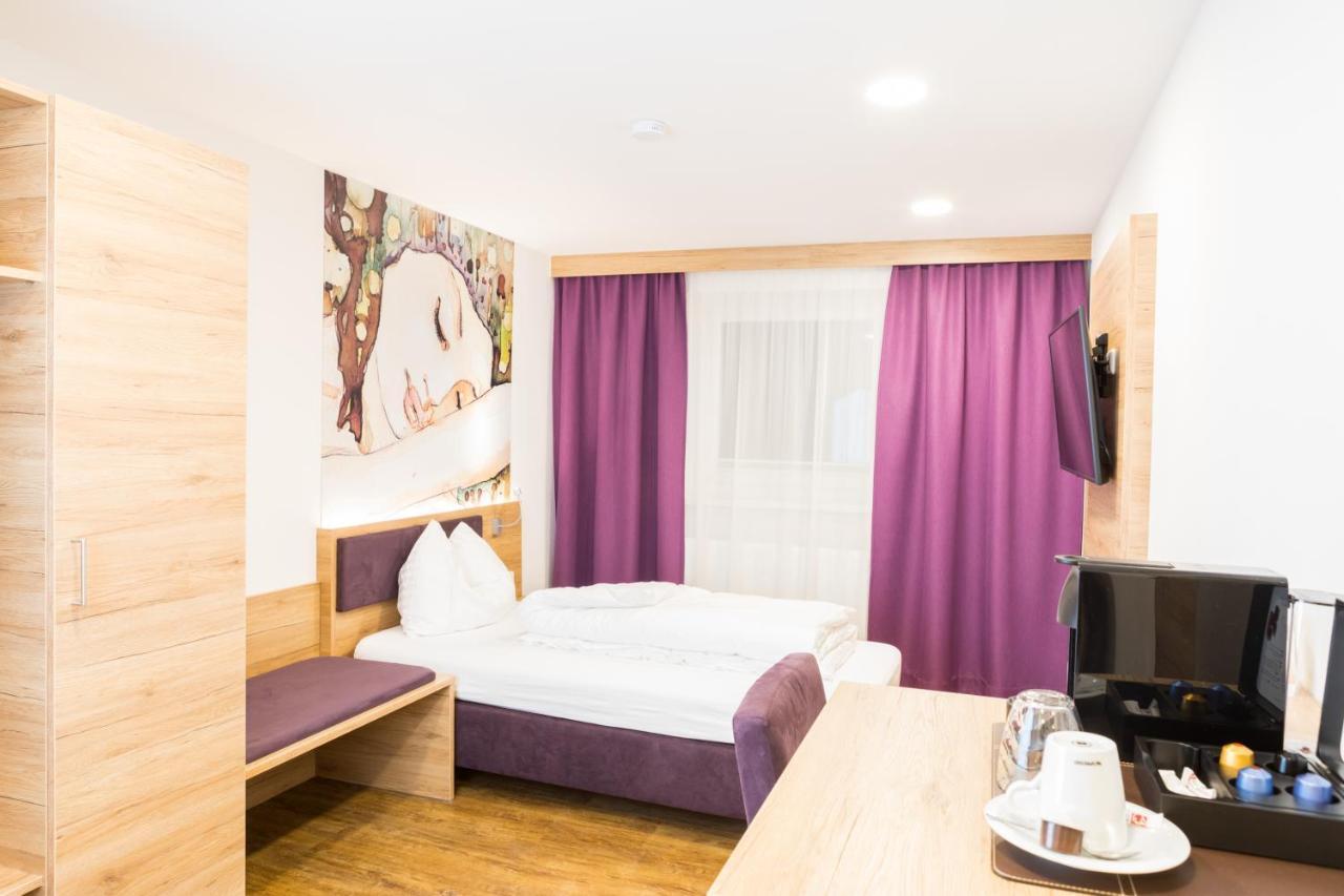 Hotel Stiegler Bed & Breakfast Timelkam المظهر الخارجي الصورة